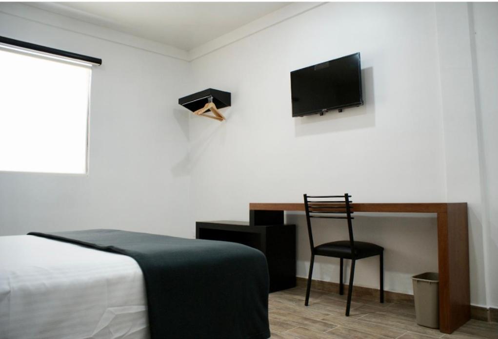 Hotel Capital Frontera 몬클로바 외부 사진